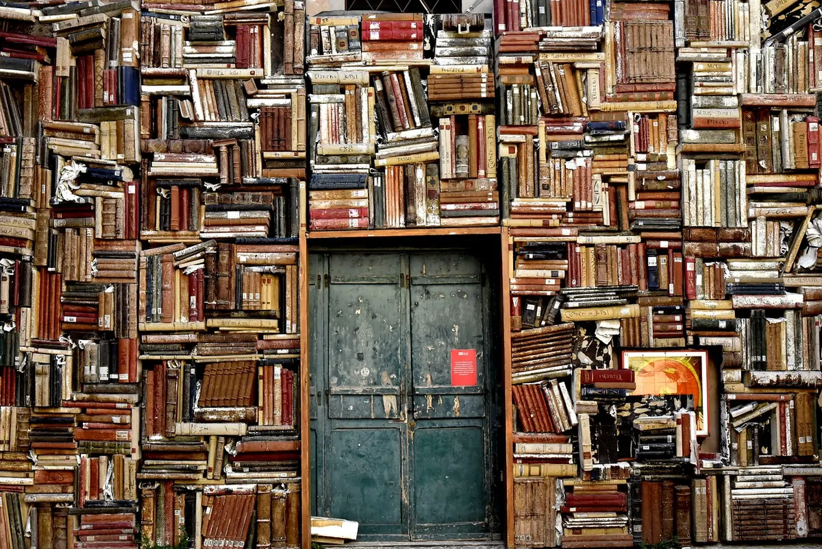 10 Common Shelving Mistakes That Ruin a Room (and How to Fix Them)