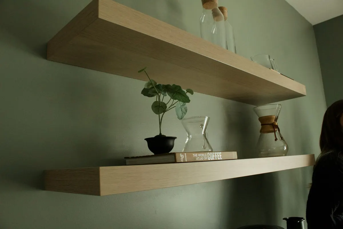 Floating Shelves vs Bracket Shelves: Which Should You Choose?