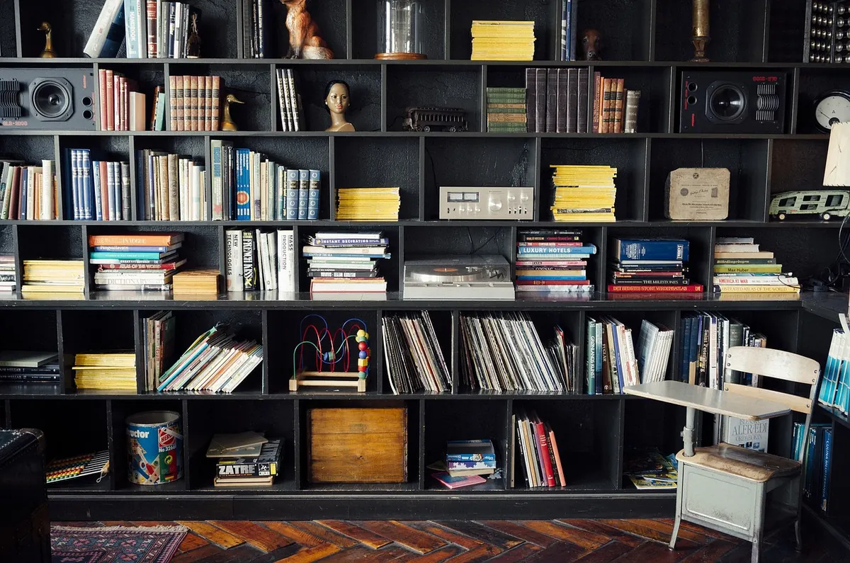 Renter-Friendly Shelving: No-Drill Ideas That Protect Your Deposit