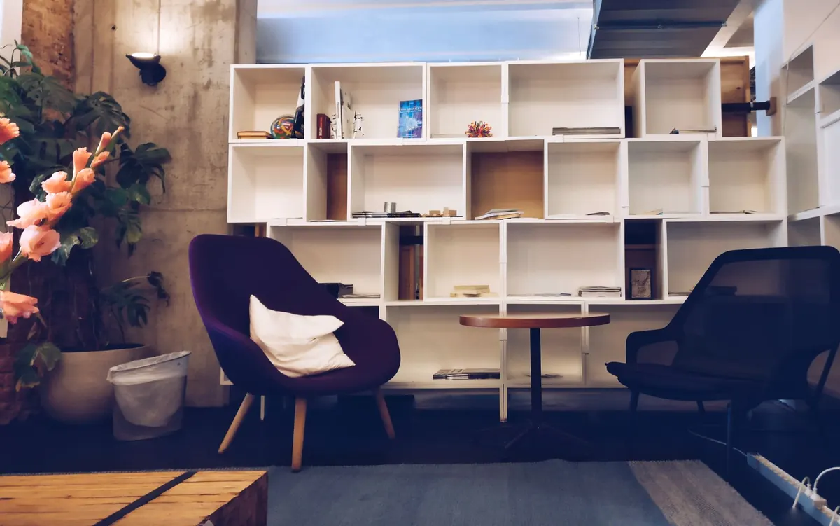 The Beginner's Guide to Buying Your First Bookcase for a Small Flat